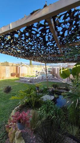 RARE - REZ-DE-JARDIN RÉNOVÉ AVEC GRAND EXTÉRIEUR