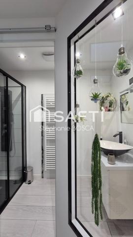 RARE - REZ-DE-JARDIN RÉNOVÉ AVEC GRAND EXTÉRIEUR