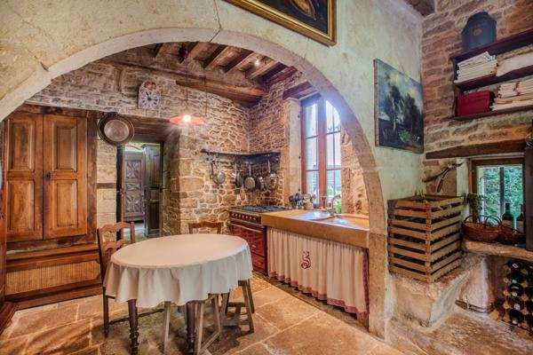 Vente Château Pouilly-en-Auxois 20 Pièces 1200 m²