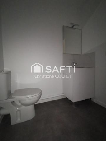 Appartement T2, 28m2 carrez vue sur l'étang et une place de parking en sous-sol