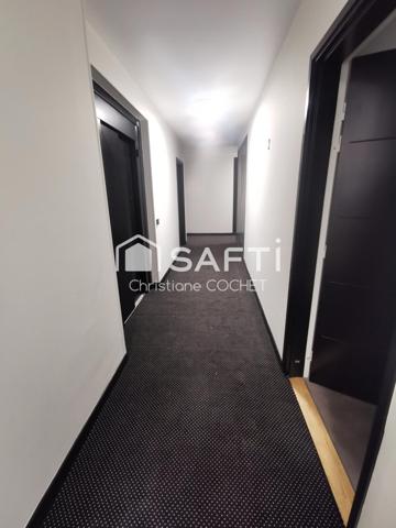 Appartement T2, 28m2 carrez vue sur l'étang et une place de parking en sous-sol