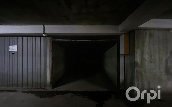 Stationnement à louer    13,50 m2 Villeurbanne