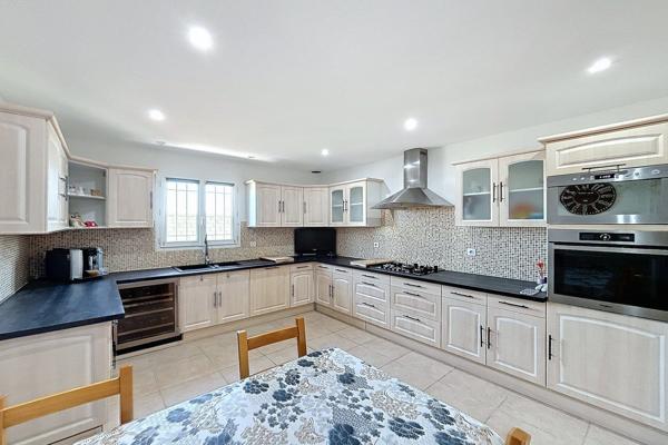 Vente Maison de luxe Uzès 6 Pièces 169 m²