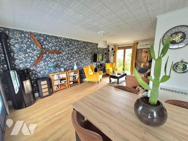 Maison individuelle de plain-pied rénovée - Plus de 100 m² - 4 chambres
Une opportunité rare !...