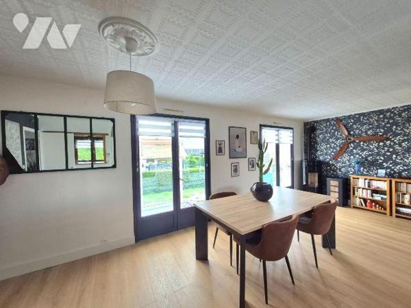 Maison individuelle de plain-pied rénovée - Plus de 100 m² - 4 chambres
Une opportunité rare !...