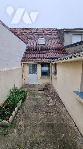 Maison de ville avec jardin à RENOVER