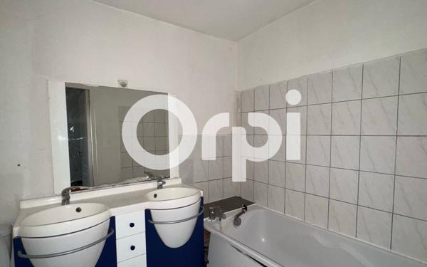 Maison à louer    6 pièces •  Beaurepaire