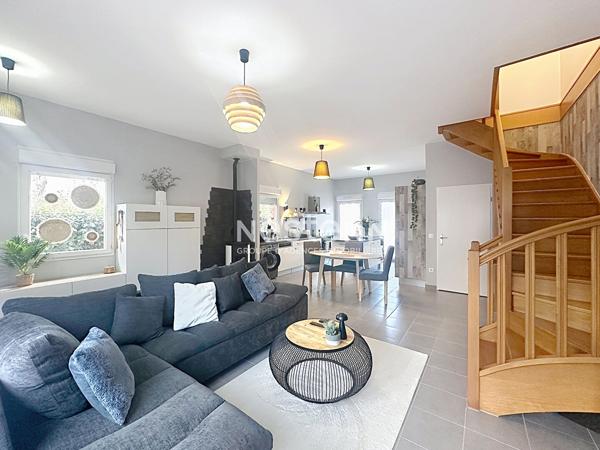 Maison à vendre 96 m² avec 3 chambres, centre-ville, garage, terrain