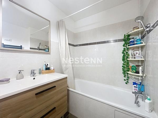 Maison à vendre 96 m² avec 3 chambres, centre-ville, garage, terrain