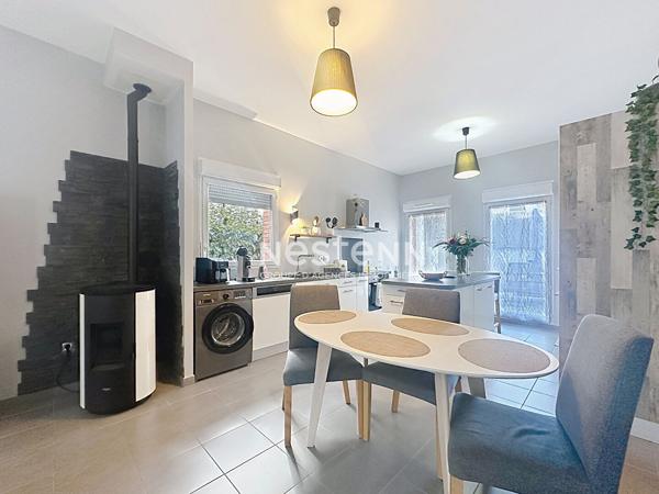 Maison à vendre 96 m² avec 3 chambres, centre-ville, garage, terrain