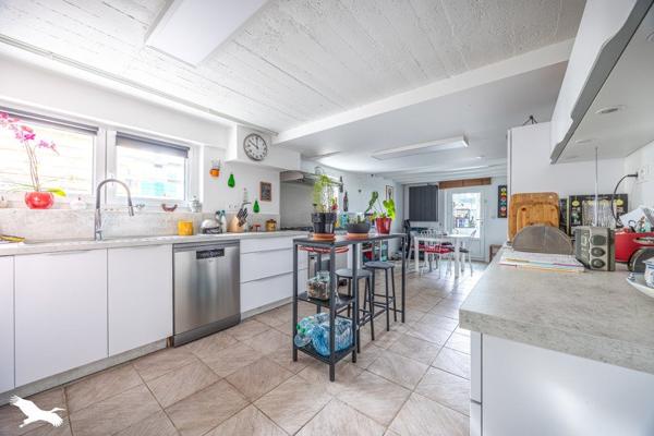 Maison à vendre |  Surgères |  7 pièces | 160 m²