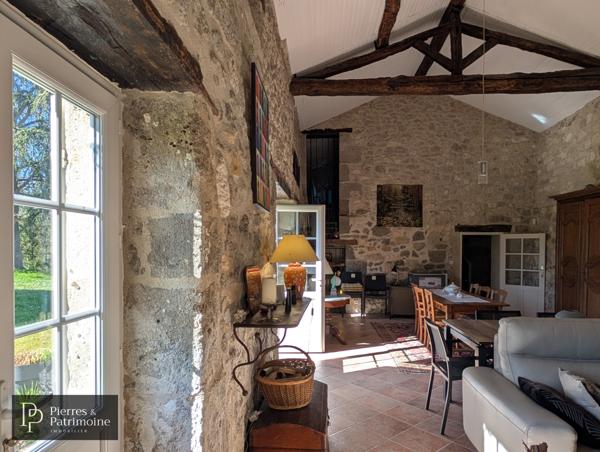 Calignac (47600) Propriété de caractère en pierre avec piscine et terrain autour de 4ha proche Nérac