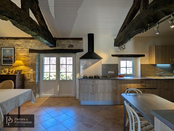 Calignac (47600) Propriété de caractère en pierre avec piscine et terrain autour de 4ha proche Nérac