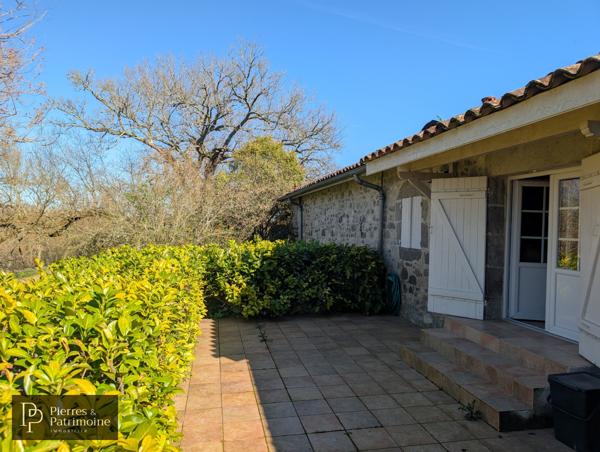 Calignac (47600) Propriété de caractère en pierre avec piscine et terrain autour de 4ha proche Nérac