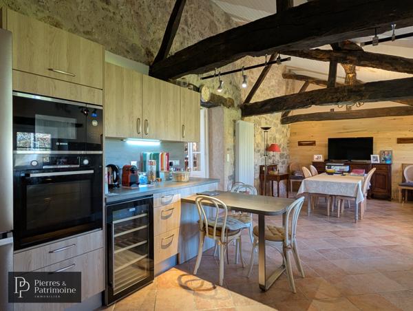 Calignac (47600) Propriété de caractère en pierre avec piscine et terrain autour de 4ha proche Nérac