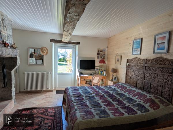 Calignac (47600) Propriété de caractère en pierre avec piscine et terrain autour de 4ha proche Nérac