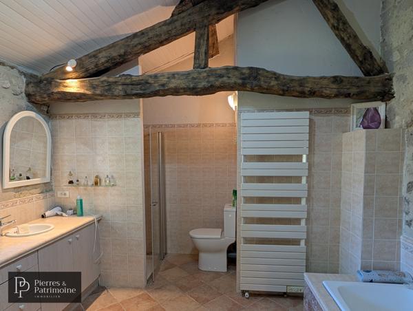 Calignac (47600) Propriété de caractère en pierre avec piscine et terrain autour de 4ha proche Nérac