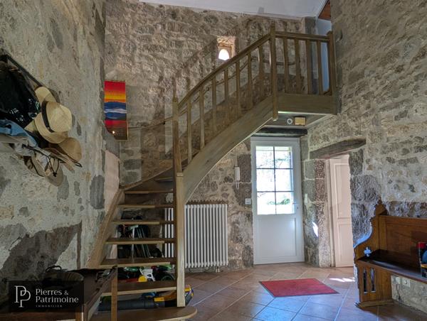 Calignac (47600) Propriété de caractère en pierre avec piscine et terrain autour de 4ha proche Nérac