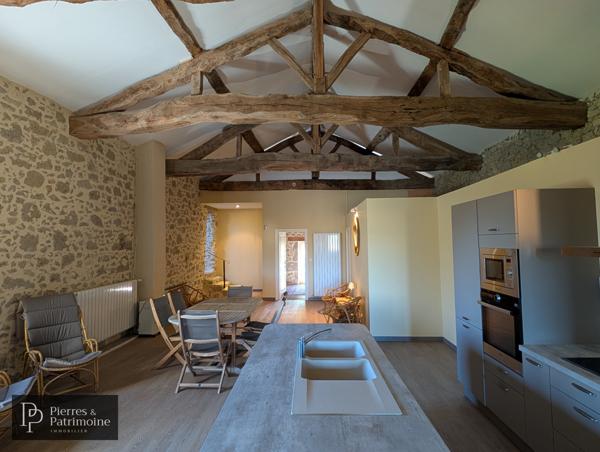 Calignac (47600) Propriété de caractère en pierre avec piscine et terrain autour de 4ha proche Nérac