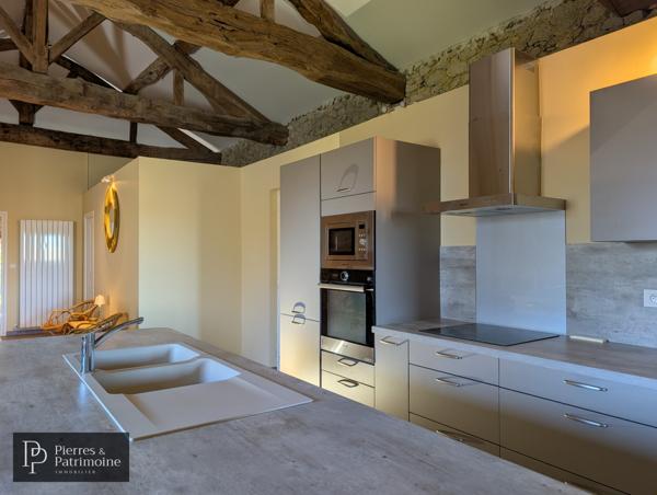 Calignac (47600) Propriété de caractère en pierre avec piscine et terrain autour de 4ha proche Nérac