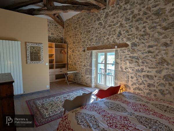 Calignac (47600) Propriété de caractère en pierre avec piscine et terrain autour de 4ha proche Nérac