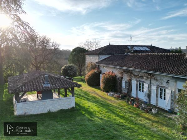 Calignac (47600) Propriété de caractère en pierre avec piscine et terrain autour de 4ha proche Nérac