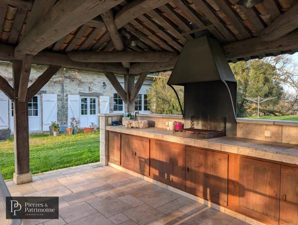 Calignac (47600) Propriété de caractère en pierre avec piscine et terrain autour de 4ha proche Nérac