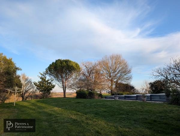 Calignac (47600) Propriété de caractère en pierre avec piscine et terrain autour de 4ha proche Nérac