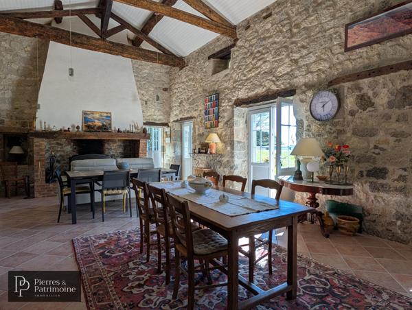 Calignac (47600) Propriété de caractère en pierre avec piscine et terrain autour de 4ha proche Nérac