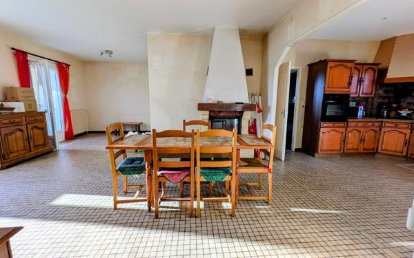 Maison à vendre    5 pièces •  Salignac