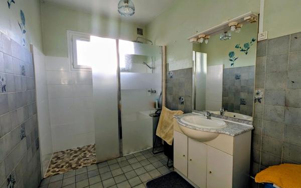 Maison à vendre    5 pièces •  Salignac