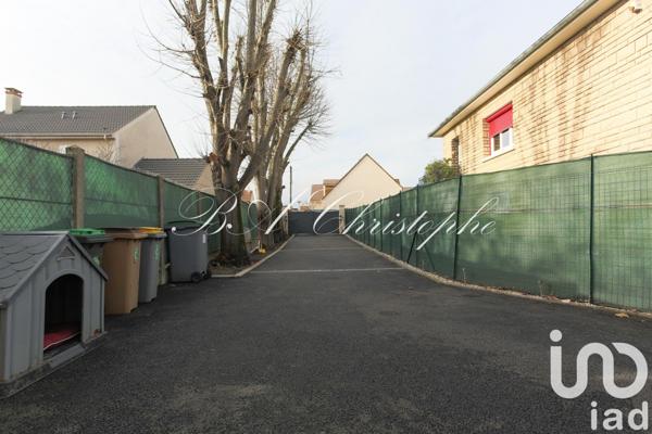 Maison traditionnelle 4 pièces de 95 m² à Montmagny (95360)