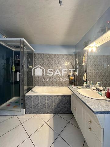 Charmante maison de Village en pierres de 140 m2 avec terrasse et dépendances