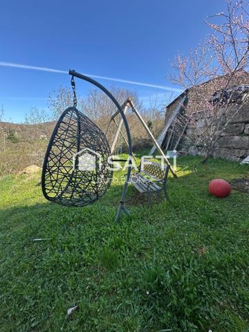 Charmante maison de Village en pierres de 140 m2 avec terrasse et dépendances