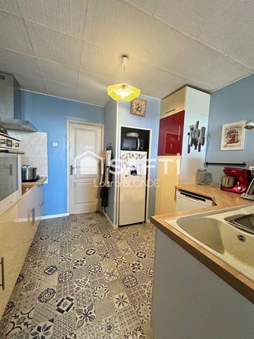 Charmante maison de Village en pierres de 140 m2 avec terrasse et dépendances