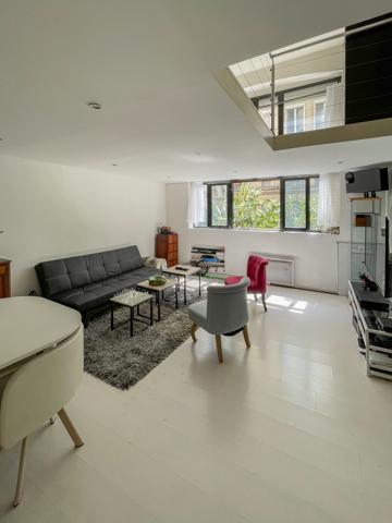 Paris 9ème - À VENDRE - Appartement avec commercialité en duplex de 50 m²
