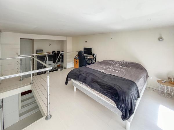 Paris 9ème - À VENDRE - Appartement avec commercialité en duplex de 50 m²