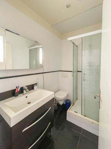 Paris 9ème - À VENDRE - Appartement avec commercialité en duplex de 50 m²