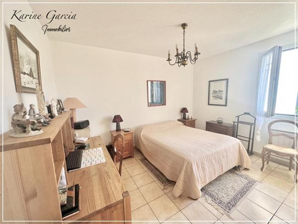 SANARY SUR MER - A 15 minutes à pied du centre ville -  Appartement 4 pièces 87 m2 - parking privatif