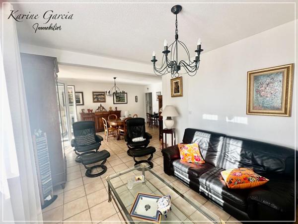 SANARY SUR MER - A 15 minutes à pied du centre ville -  Appartement 4 pièces 87 m2 - parking privatif