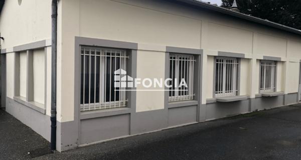 Location Local commercial 3 pièces 75 m² - Vienne 38200