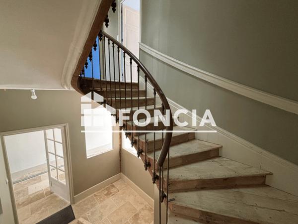 Location Maison 7 pièces 234.03 m² - 1 PLACE DE LA REPUBLIQUE Astaffort 47220