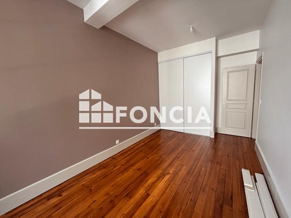 Location Maison 7 pièces 234.03 m² - 1 PLACE DE LA REPUBLIQUE Astaffort 47220