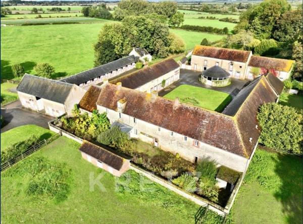 Haras avec Manoir, Villa inscrite MH, ferme, écuries 40boxs, près de 70Ha, 4km de la Mer