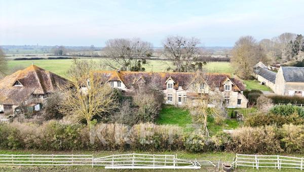 Haras avec Manoir, Villa inscrite MH, ferme, écuries 40boxs, près de 70Ha, 4km de la Mer