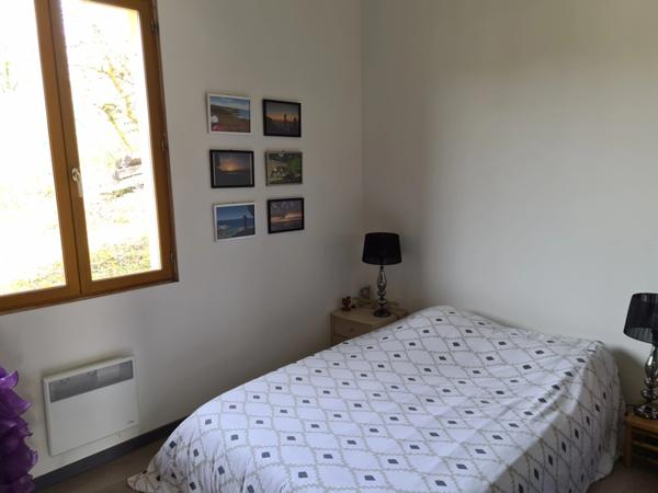 15 mn Angoulême centre à Ruelle sur Touvre : Maison de caractère de 160 m2, 2 hectares de prairies et de bois, Box pour chevaux.