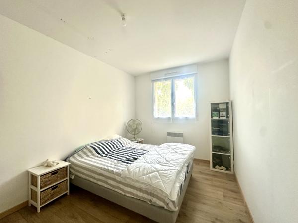 OISSEL-SUR-SEINE – 195 000 € – MAISON DE PLAIN-PIED AVEC 3 CHAMBRES ET JARDIN