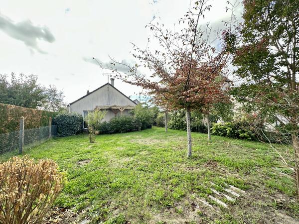 OISSEL-SUR-SEINE – 195 000 € – MAISON DE PLAIN-PIED AVEC 3 CHAMBRES ET JARDIN