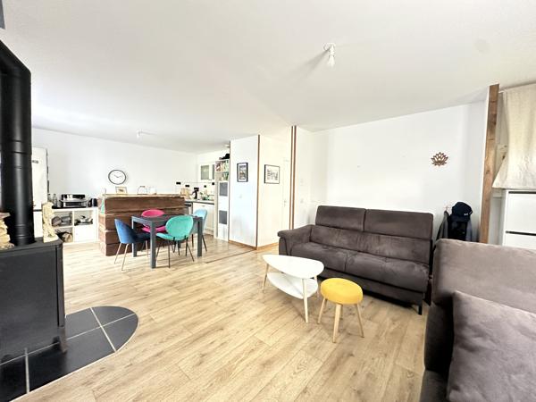 OISSEL-SUR-SEINE – 195 000 € – MAISON DE PLAIN-PIED AVEC 3 CHAMBRES ET JARDIN