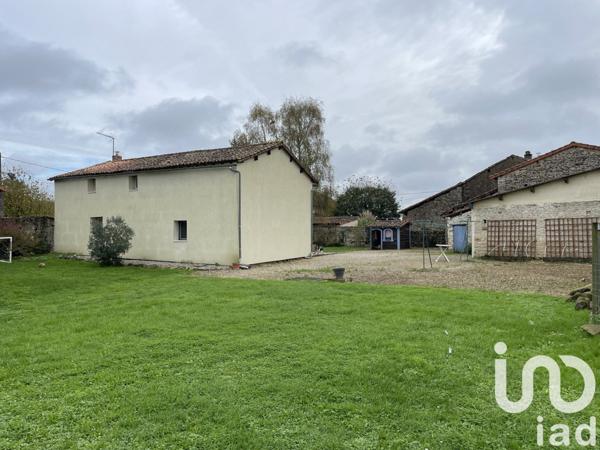 Maison traditionnelle 5 pièces de 113 m² à Limalonges (79190)